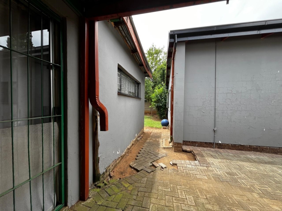 10 Bedroom Property for Sale in Brandwag Free State